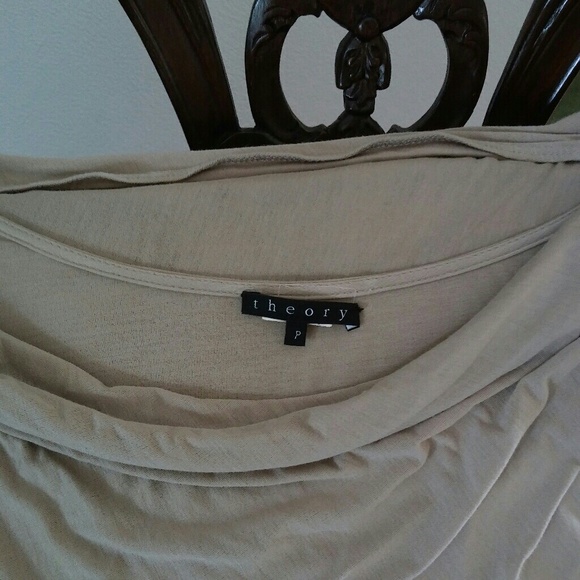 Dress - Picture 3 of 4